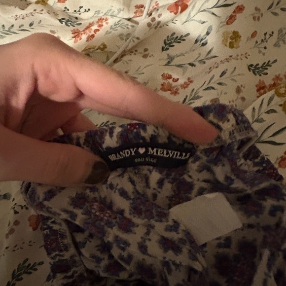 Brandy Melville patterned flowy shorts - Picture 2 of 2